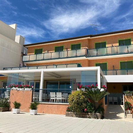 Hotel Giacomazzo Каорле Экстерьер фото