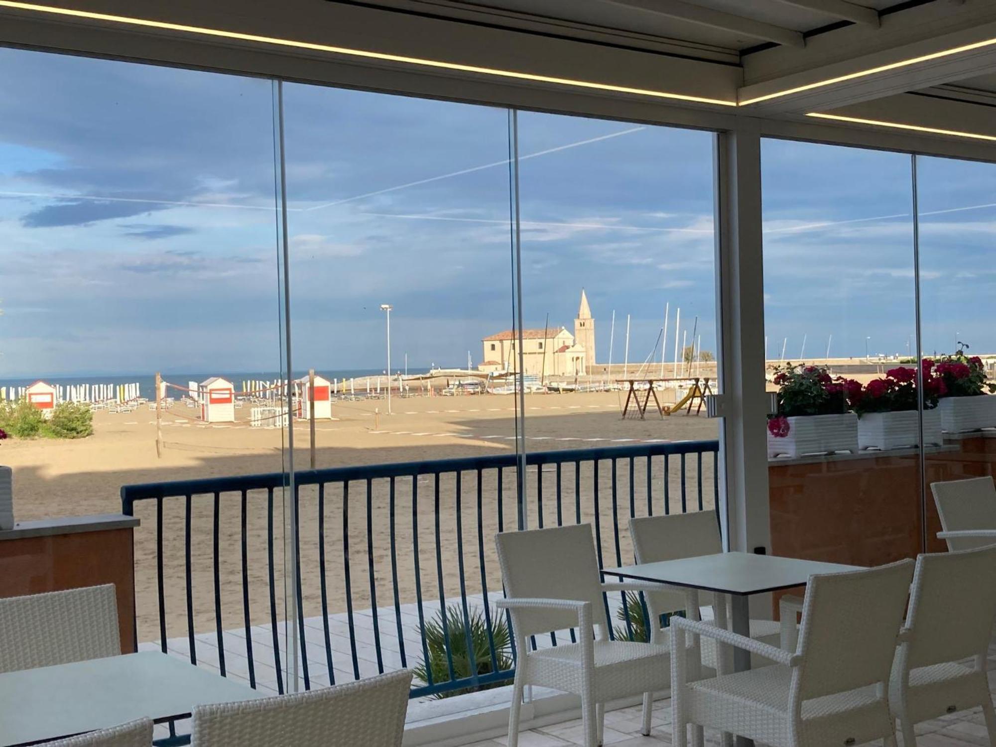Hotel Giacomazzo Каорле Экстерьер фото