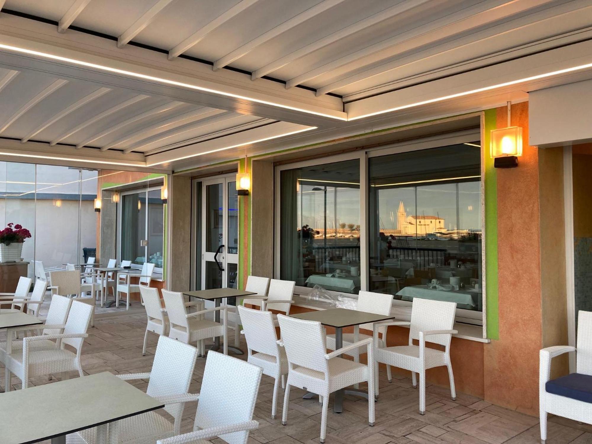 Hotel Giacomazzo Каорле Экстерьер фото