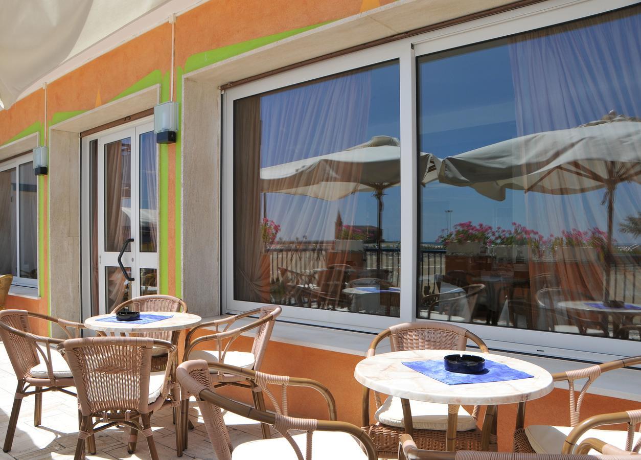 Hotel Giacomazzo Каорле Экстерьер фото