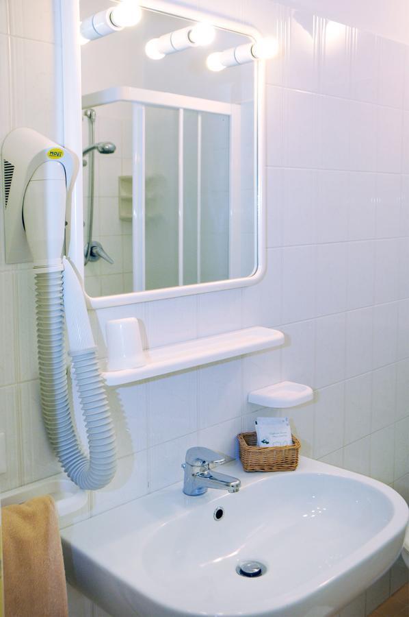 Hotel Giacomazzo Каорле Экстерьер фото
